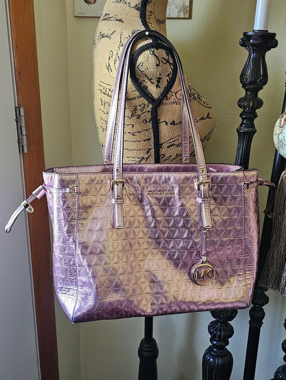 MK Voyager Tote 💗